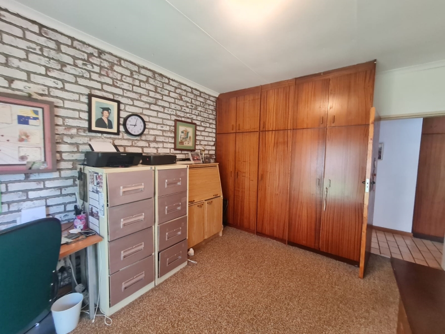 4 Bedroom Property for Sale in Miederpark North West